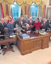 Trump’ı kuşatan hezeyan