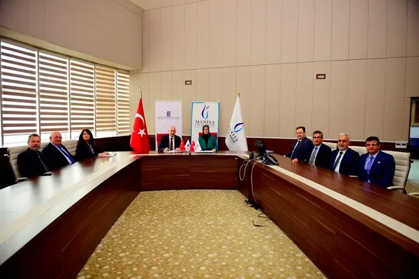 manisa-osb-ve-manisa-celal-bayar-universitesi-arasinda-is-birligi-anlasmalari-imzalandi-1731490704281.jpg