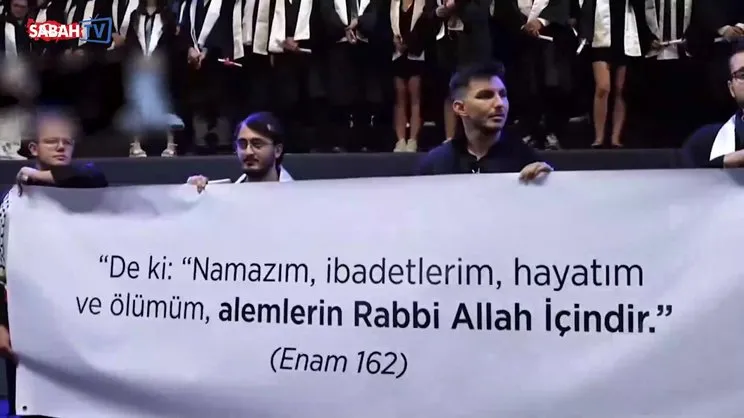 İTÜ mezuniyet töreninde skandal! Ayet yazılı pankartı böyle engellediler | Video