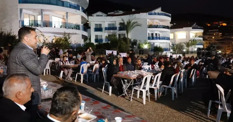 MHP Alanya Belediye Başkan Yücel 4 mahalleyi iftarda buluşturdu