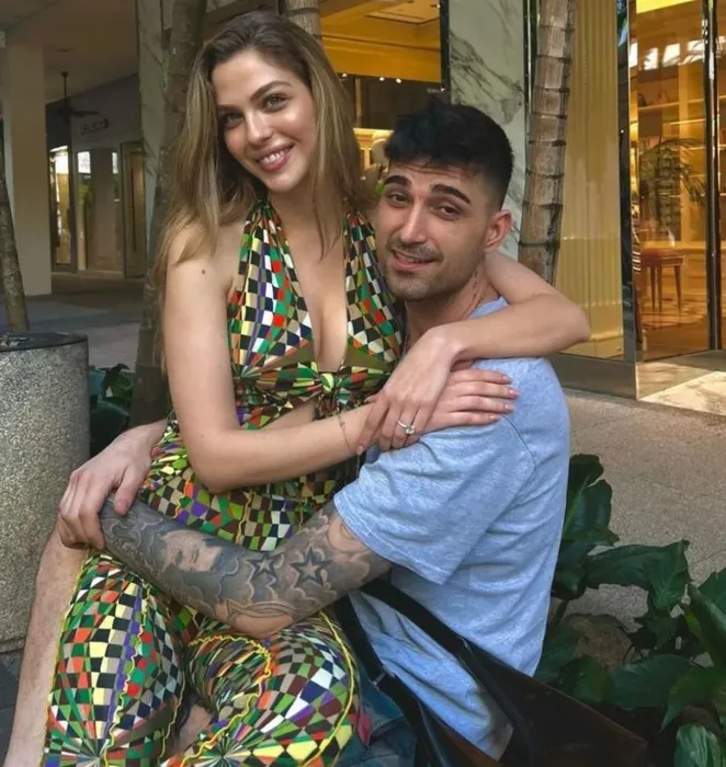 O şimdilerin en ünlü gelini! Altın sarısı saçları ve mavi gözleriyle gülümseyen bu kız çocuğunu tanıdınız mı?