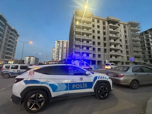 insaat-halindeki-apartmandan-dusen-isci-hayatini-kaybetti-1758905118247.jpg