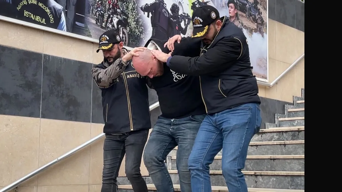 İstanbul’da Pakistanlı turisti soyan Faslı tutuklandı İstanbul’da Pakistanlı turisti soyan Faslı tutuklandı