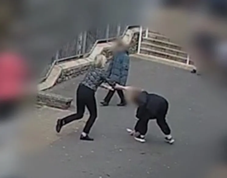 İngiltere’de korkunç saldırı: Okulda dehşet saçtı!