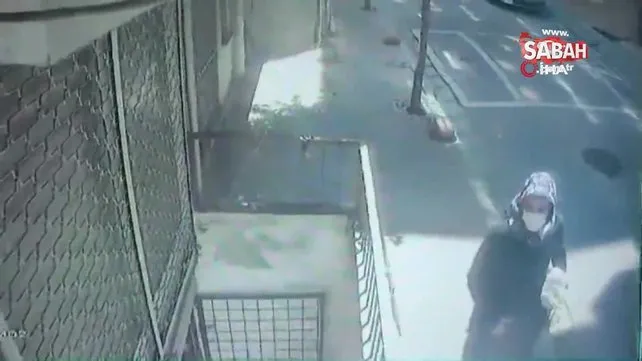 Bahçelievler’de film gibi soygun kamerada: Annesinin kıyafetleriyle kadın kılığına girip banka soydu | Video