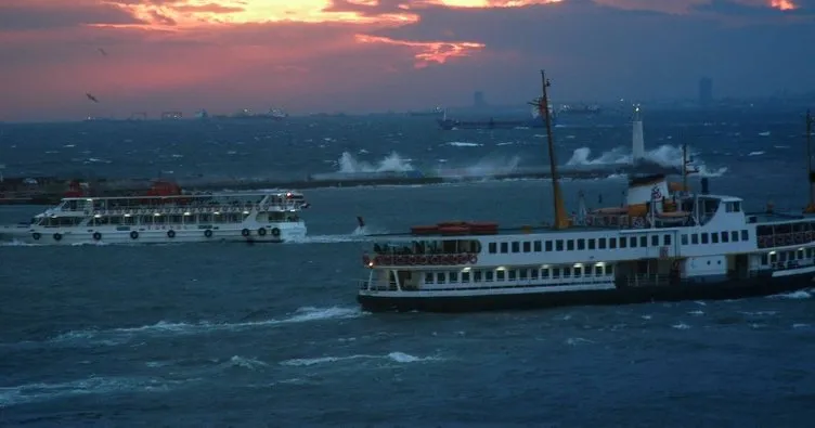 İstanbul’da vapur seferlerine ’lodos’ engeli