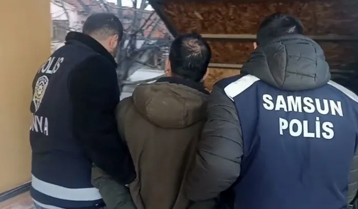 samsun-merkezli-13-ilde-change-operasyonu-13-gozalti-1775030993003.jpg