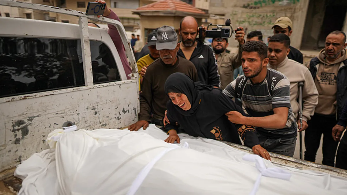 Katil İsrail ordusu Gazze’de araca saldırdı: 3 Filistinli katledildi