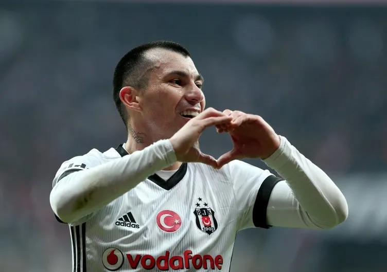 Beşiktaş’ta flaş karar! O isimle yollar ayrılıyor