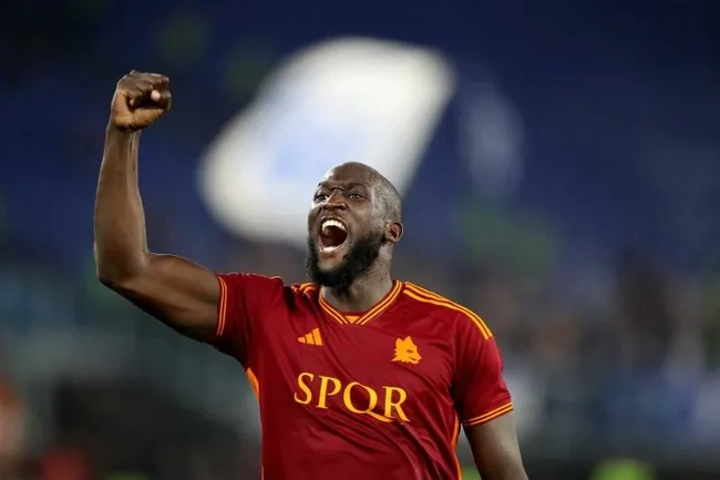 son-dakika-fenerbahce-romelu-lukakuyu-resmen-acikladi-iste-istanbula-gelis-saati-1786550401898.jpeg