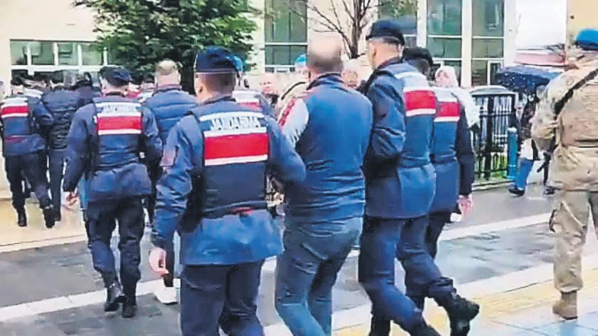 25 tefeci tutuklandı