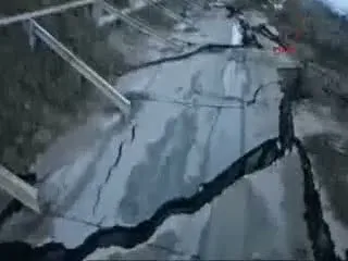 Sinop-Ayancık yolunda heyelan!