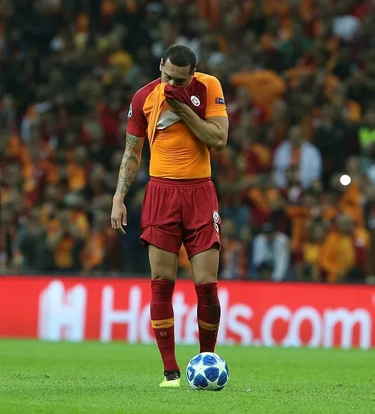 Galatasaray’da transfer harekatı! 3 yıldız gidiyor, 2 forvet geliyor!