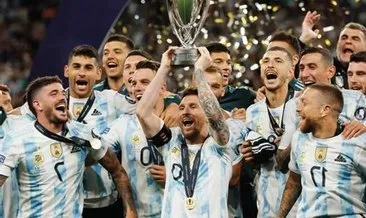 İtalya’yı ezip geçen Arjantin kupayı aldı