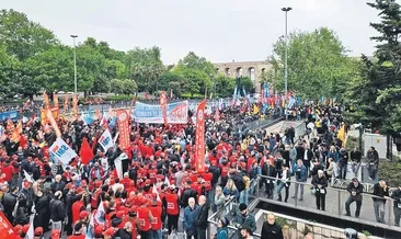 Üye aidatıyla saltanat yaşıyorlar!