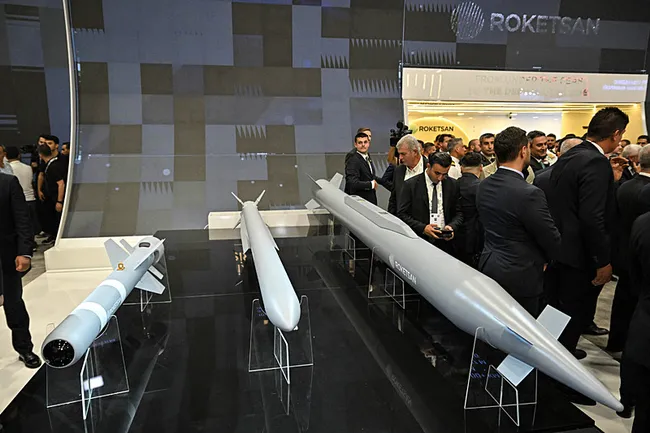 roketsan-yeni-silahlarini-tanitti-turk-savunma-sanayiinde-tarihi-gun-1753205175731.jpeg