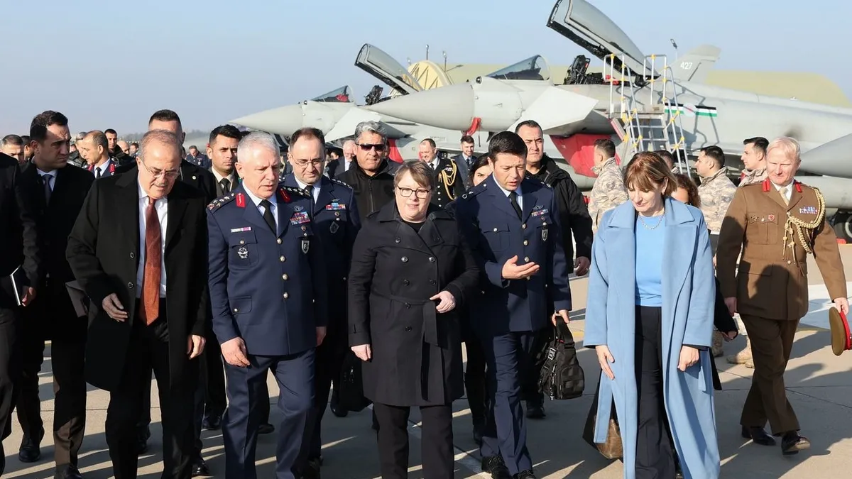MSB paylaştı: Eurofighter Typhoon savaş uçağı Mürted Hava Üssü’ne indi MSB paylaştı: Eurofighter Typhoon savaş uçağı Mürted Hava Üssü’ne indi
