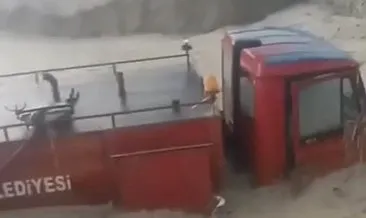 Ankara’da itfaiye aracı sele kapıldı: Canlarını zor kurtardılar! #ankara