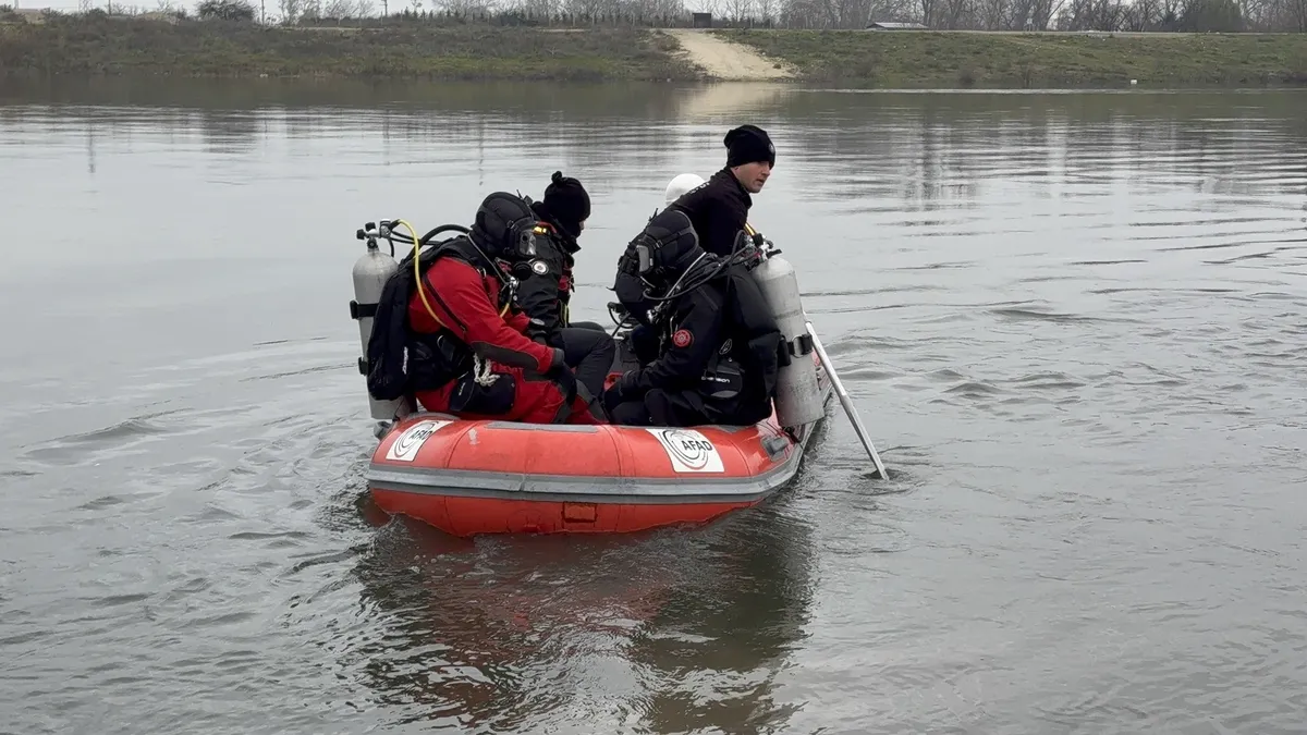 Oğlu nehirde kaybolmuştu: Annenin gözü yaşlı bekleyişi 4 gündür sürüyor! Oğlu nehirde kaybolmuştu: Annenin gözü yaşlı bekleyişi 4 gündür sürüyor!