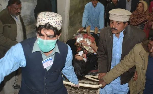 Pakistan'da pazar ayinine intihar saldırısı!