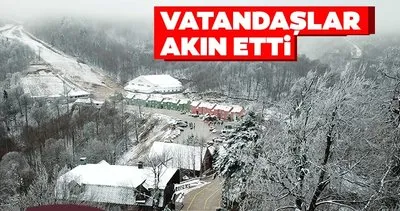 İstanbul’un yanı başı yağan karla beyaza büründü! Vatandaşlar akın etti