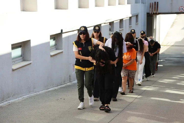 SON DAKİKA… Adana’daki fuhuş operasyonunda şoke eden detaylar: 5 ayrı banka hesabında 210 milyonluk para trafiği!