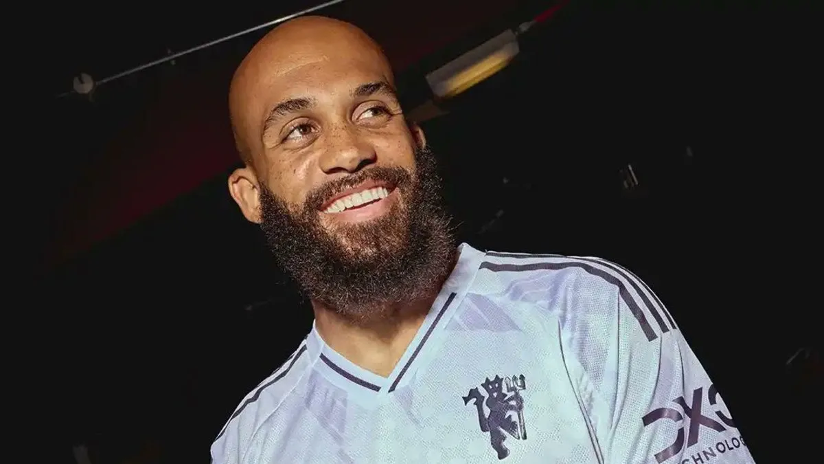 Manchester United'da beklenen transfer açıklandı