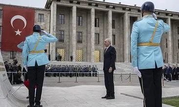 Türkiye 23 Nisan’ı kutluyor! 23 Nisan törenleri TBMM Atatürk anıtında yapılan törenle başladı