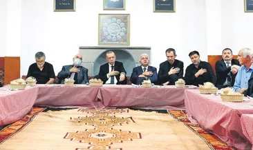 Cemevinde canlarla muharrem iftarı