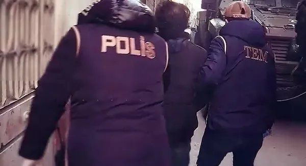9-ilde-es-zamanli-feto-operasyonu-14-gozalti-karari-1701758175317.jpg