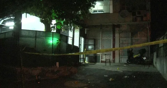 Beykoz’da kıraathaneye silahlı saldırı: 4 yaralı Beykoz’da kıraathaneye silahlı saldırı: 4 yaralı