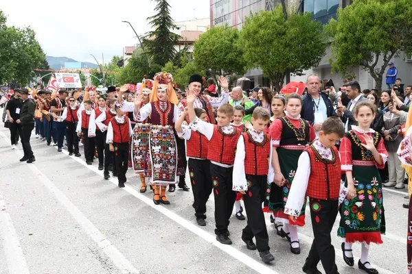 gulun-diyari-ispartada-festival-coskusu-start-aliyor-1779286338087.jpg