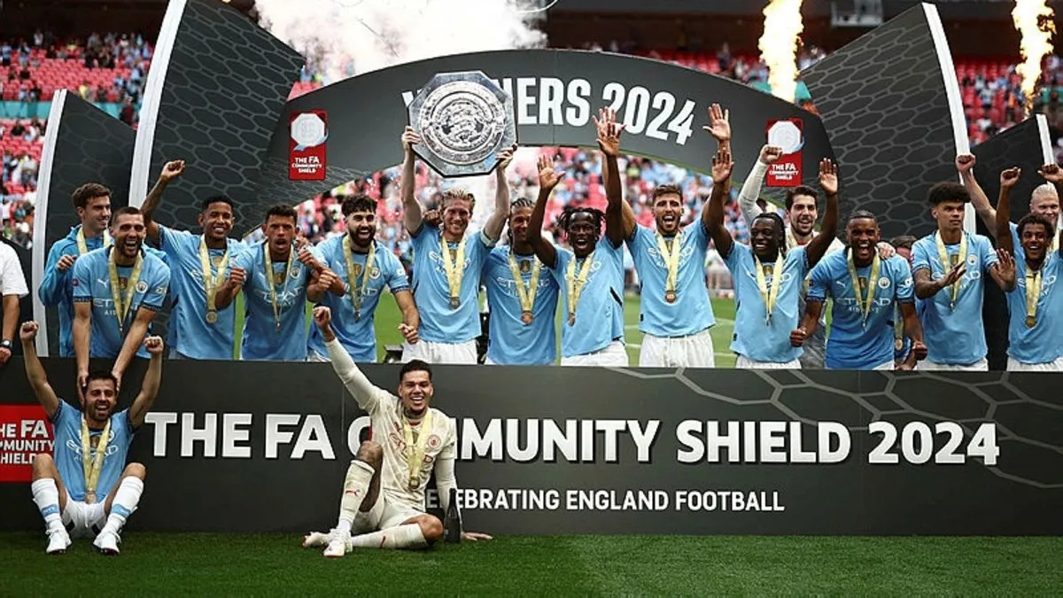 Manchester City, İngiltere Community Shield kupasını penaltılarla kazandı