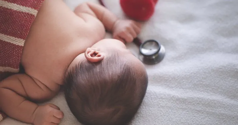 el ve ayak parmaklari morariyorsa kalp muayenesi sart bebek haberleri