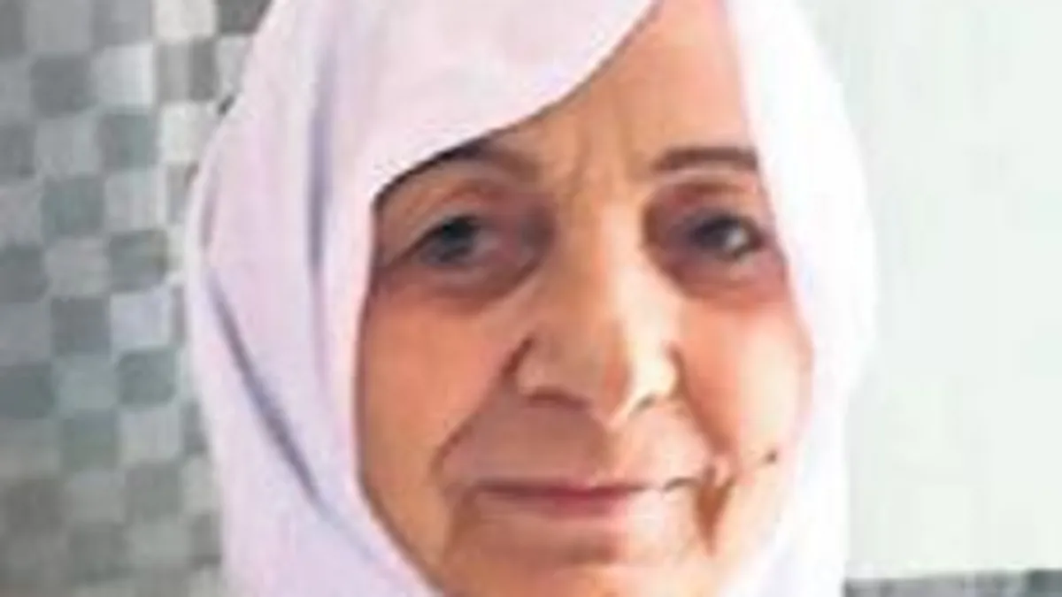 Evinde boğazı kesilerek öldürüldü