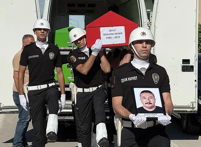 Ödemiş yangınında can kaybı 3 oldu: Alevlere bir kahraman şehit daha verildi