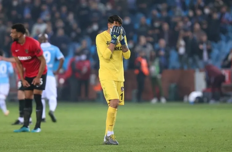 Son dakika: Trabzonspor için flaş sözler! Galiba bu yıl... Vitor Hugo-Dicko pozisyonu için ne dediler?