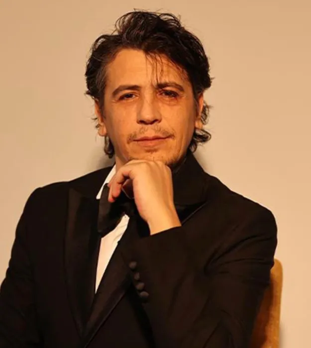 İşte evlerinde yapılan aramada ele geçirilenler: Simge Sağın, Melek Mosso ve Mustafa Ceceli dahil 9 isim gözaltında