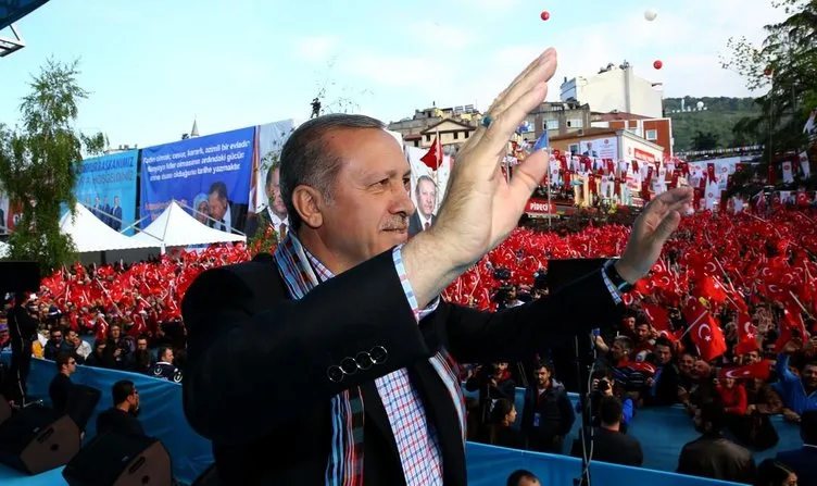 Cumhurbaşkanı Erdoğan’a Trabzon’da büyük ilgi