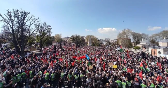 İstanbul’da Filistin’e destek yürüyüşü! Çocuklar ölmesin, çocuklar yaşasın