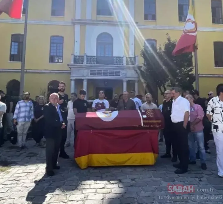 En acı veda! Usta oyuncu Aydemir Akbaş son yolculuğuna uğurlandı! İbrahim Tatlıses gözyaşlarına boğuldu!