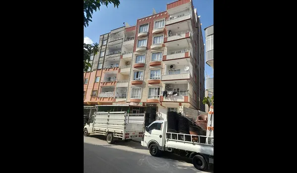 gaziantepte-aci-olay-minik-efe-5-katli-binadan-beton-zemine-dustu-1791450032382.jpg
