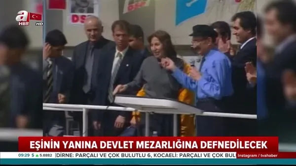Merhum Başbakan Bülent Ecevit'in eşi Rahşan Ecevit son yolculuğuna uğurlanıyor