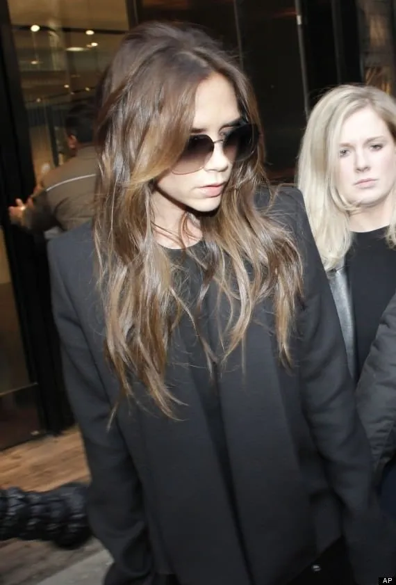 Victoria Beckham siyahı fazla abarttı!