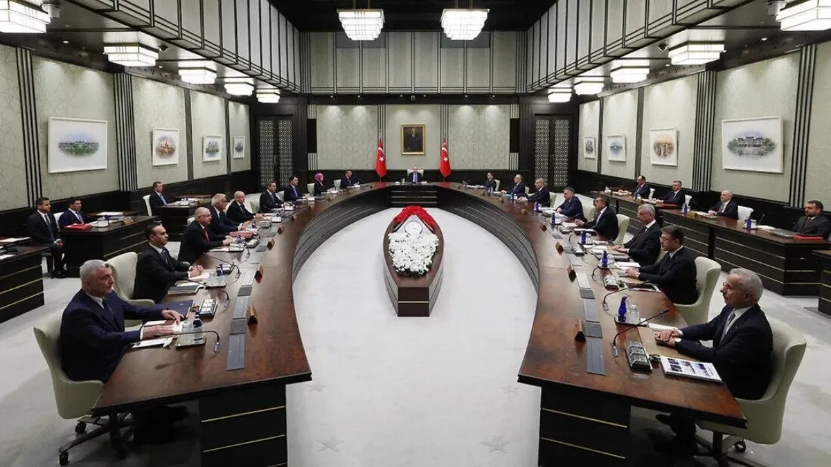SON DAKİKA! Kabine Başkan Erdoğan liderliğinde kritik gündemle toplanıyor: Masada "Terörsüz Türkiye" ve fon mağduriyeti var