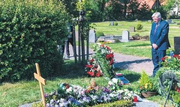 Vali Lübcke’nin mezarında dua etti