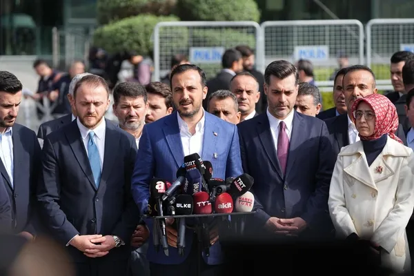 cumhur-ittifaki-adayi-secildi-uskudarda-baskan-vekili-muhammed-emin-sarioglu-oldu-1792487621105.jpeg Cumhur İttifakı adayı seçildi: Üsküdar'da Başkan Vekili Muhammed Emin Sarıoğlu oldu!