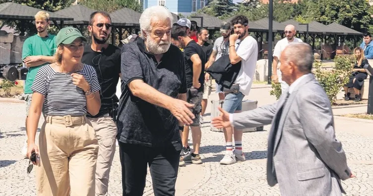 Çorumlular Serdar Gökhan’a koştu