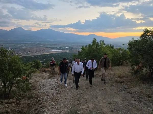 uzumlude-toprak-kaymasi-6-bag-evi-tedbir-amacli-tahliye-edildi-1788088457759.jpg