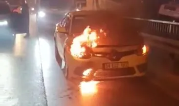 Fatih’te otomobil alev alev yandı!